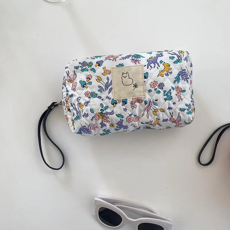 Korean Makeup Bag – Lightweight, Trendy and Practical